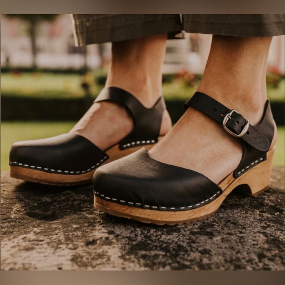 MIA Sofia Swedish black leather boho wooden sole buckle clog. Sz USA 10/Euro 40